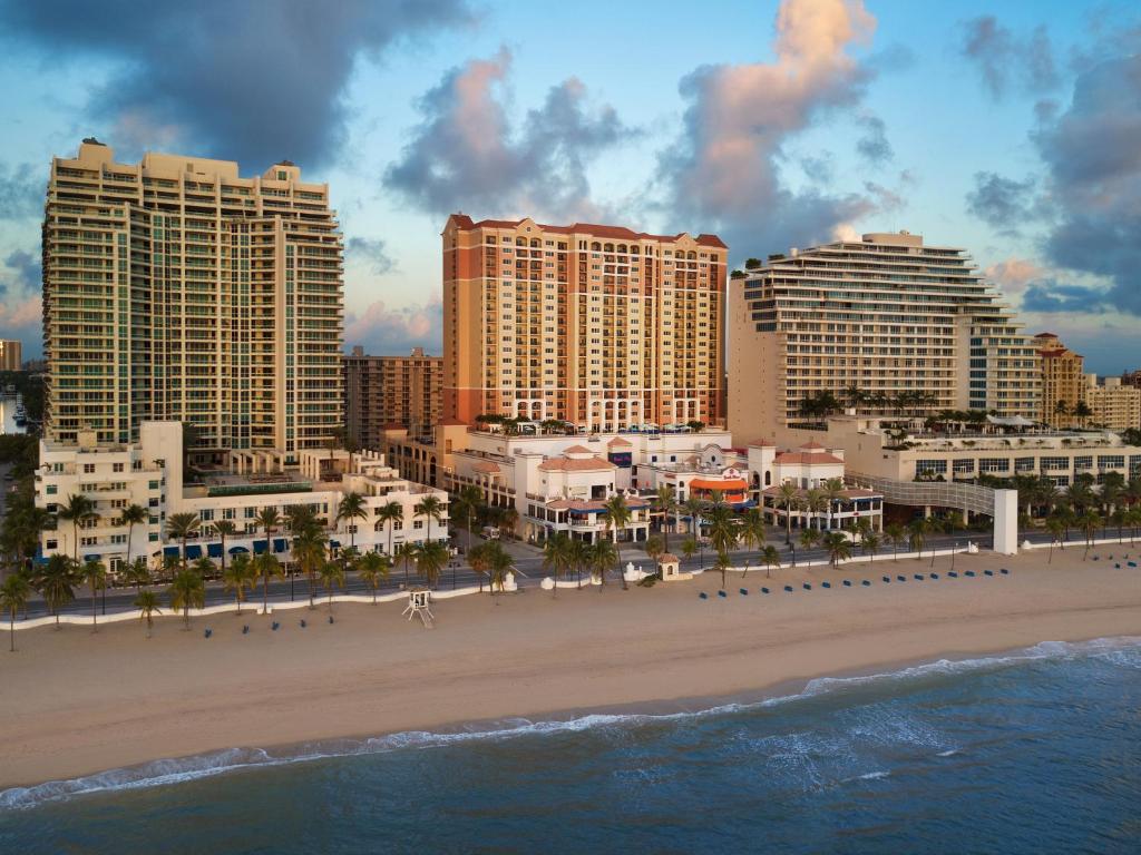 Marriott's Beach Place Towers Main image 1